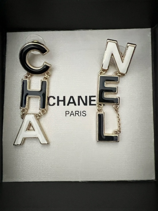 . Jewelry - Gorgeous Black & White Enamel Letter Drop Earrings